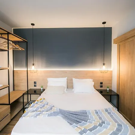 Lovely City Center Studio